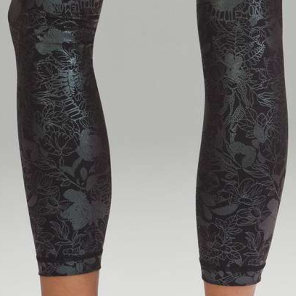 Lululemon RARE Wunder Under High-Rise Tight 25" *Shine
Logo SOLD OUT - Picture 3 of 5